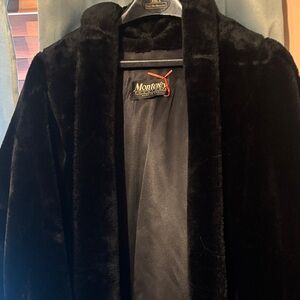 Monteau Elegant Black Faux Fur Jacket